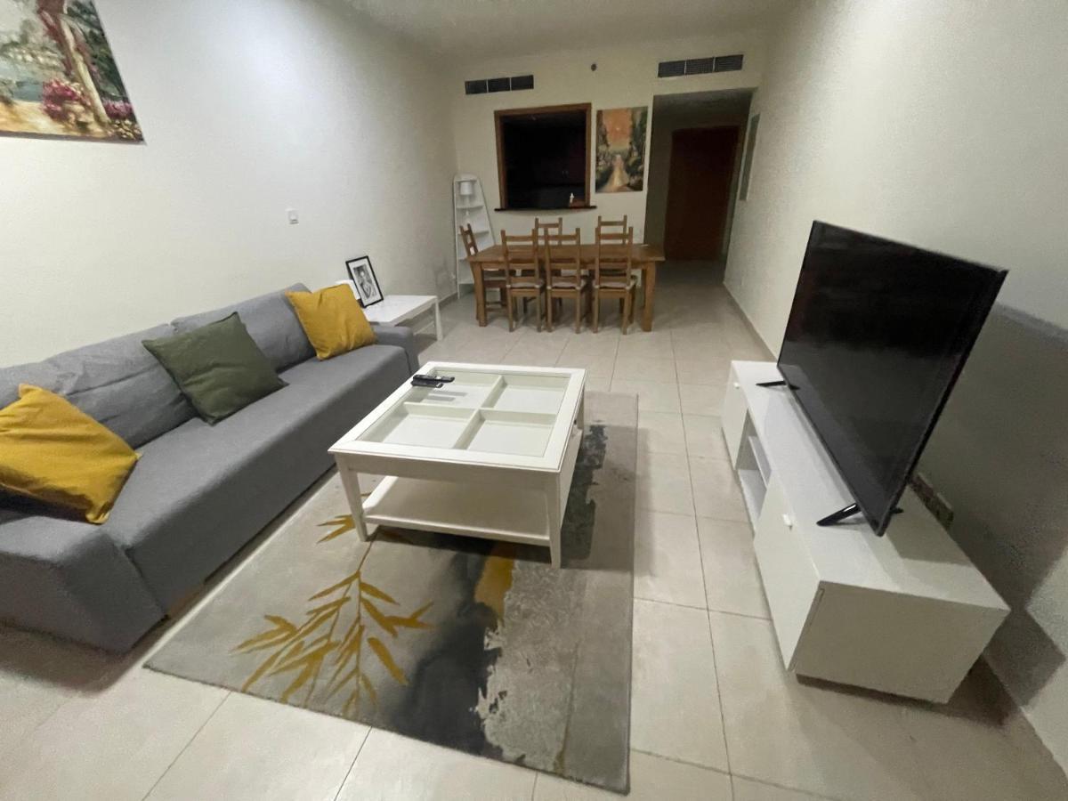 Metro Premium Location Spacious 2 Bedroom Apartment Right Next To The Metro Dubaj Kültér fotó