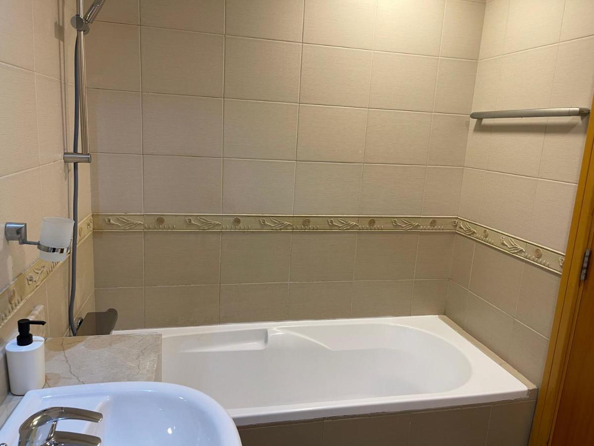 Metro Premium Location Spacious 2 Bedroom Apartment Right Next To The Metro Dubaj Kültér fotó
